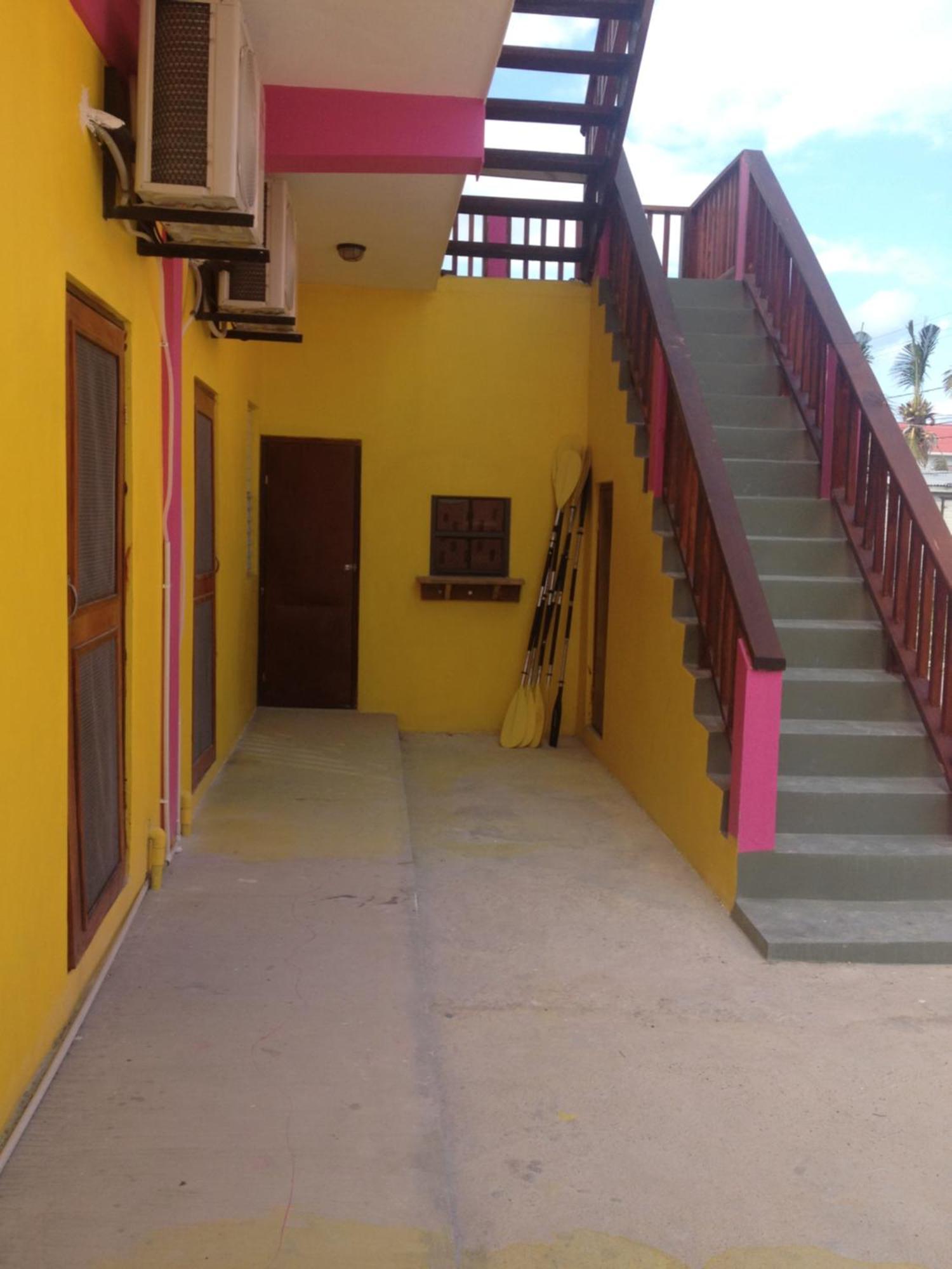 Hostel Travellers Palm Backpackers Caye Caulker Zewnętrze zdjęcie